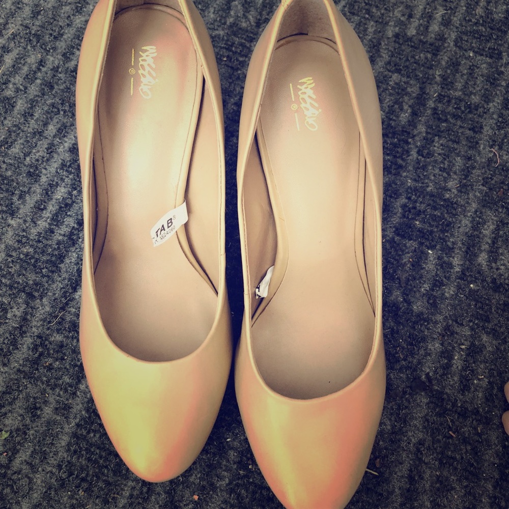 Mossimo tan heels